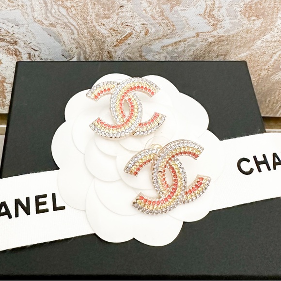 In Stores! Chanel 23C Large CC Gold Tone Blue Yellow Pink Crystal Earring - Picture 11 of 12